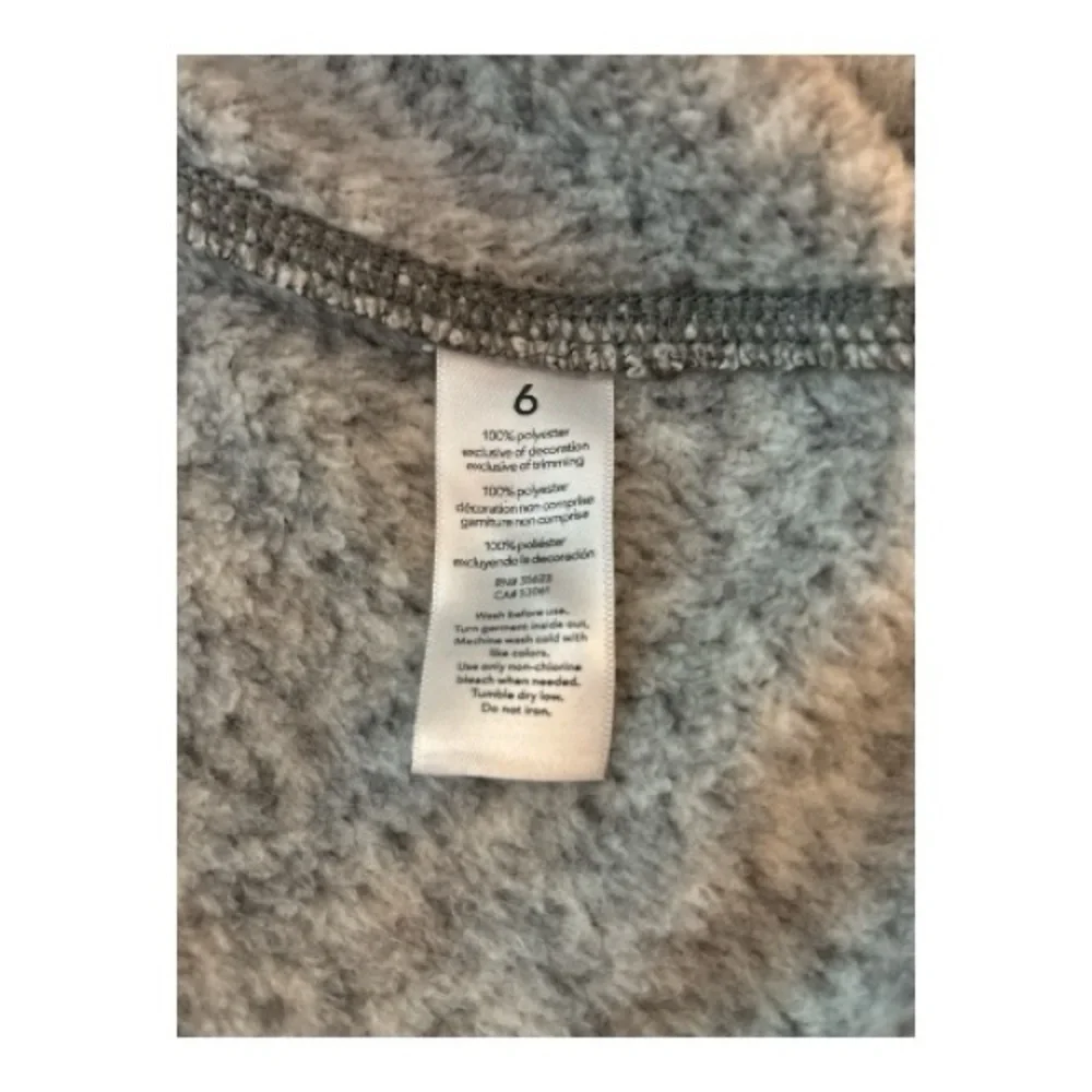 CARTER’S KID boys zipper sweater jacket, size 6, light gray , dark gray flecks.